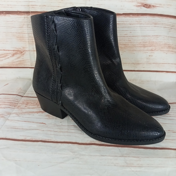 Lucky  Brand Womens Fakelle Ankle Boots size  7.5M/38 - Picture 1 of 5
